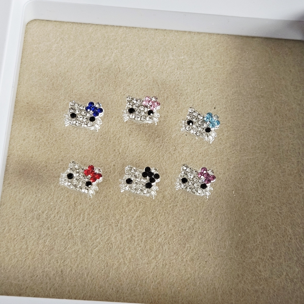 NWT 6pcs HELLO KITTY HEADS SILVER BLING NAIL ART CHARMS! - Picture 9 of 16
